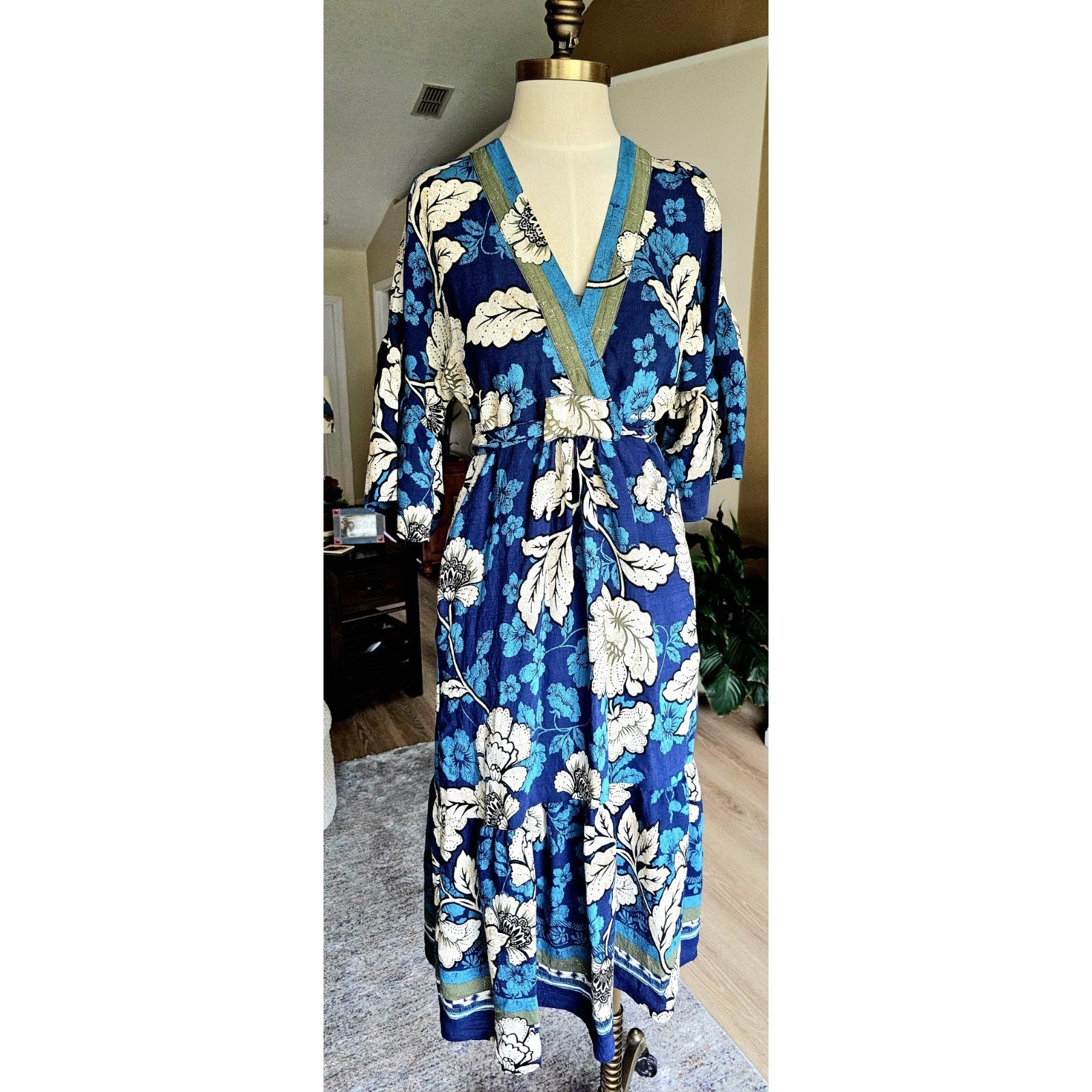 Sofia By Sofia Vergara Women's Tie Back Dress, Wide Sleeves, Mid Calf Length 4/6